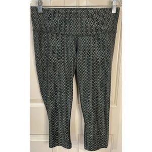 NIKE Dri-Fit Capris Leggings Womens Small Green White Ten Less Plastic Bottles